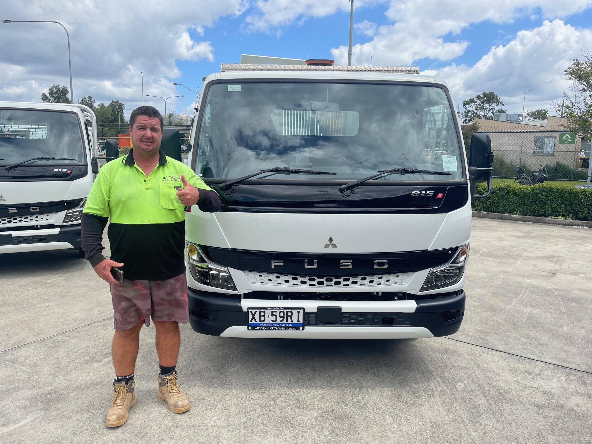 Congratulations to Jamie from J & J Mini Excavations for taking delivery of this new Fuso Canter 815 Factory Tipper. We appreciate your ongoing support. Thanks again from Simon and the team at Daimler Trucks Brisbane.